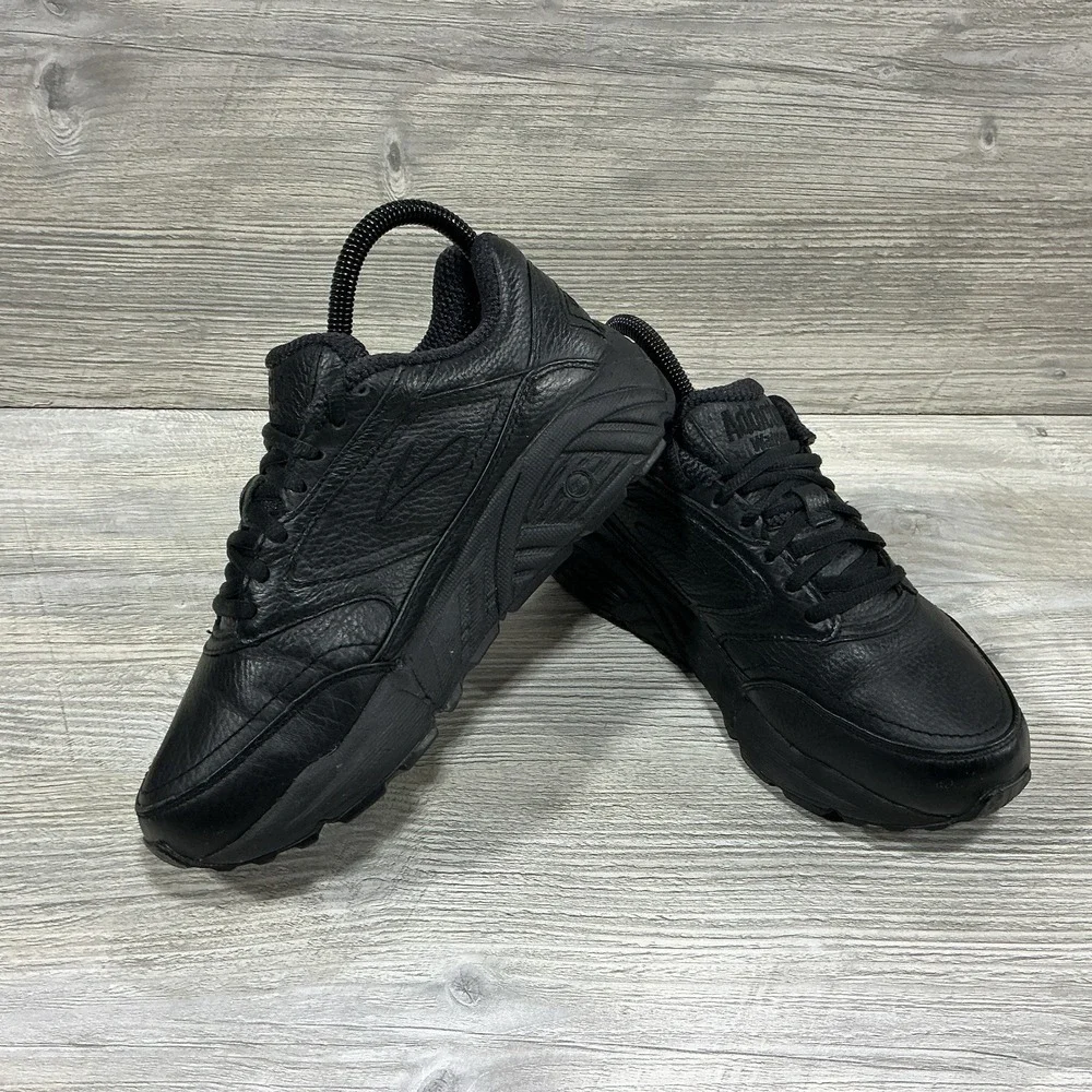Brooks Addiction Walker 2 1200321D001 Womens Size 6D Wide Leather Walking Shoes